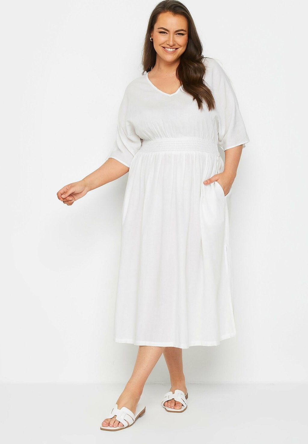 

Повседневное платье SHIRRED Yours Clothing, белый