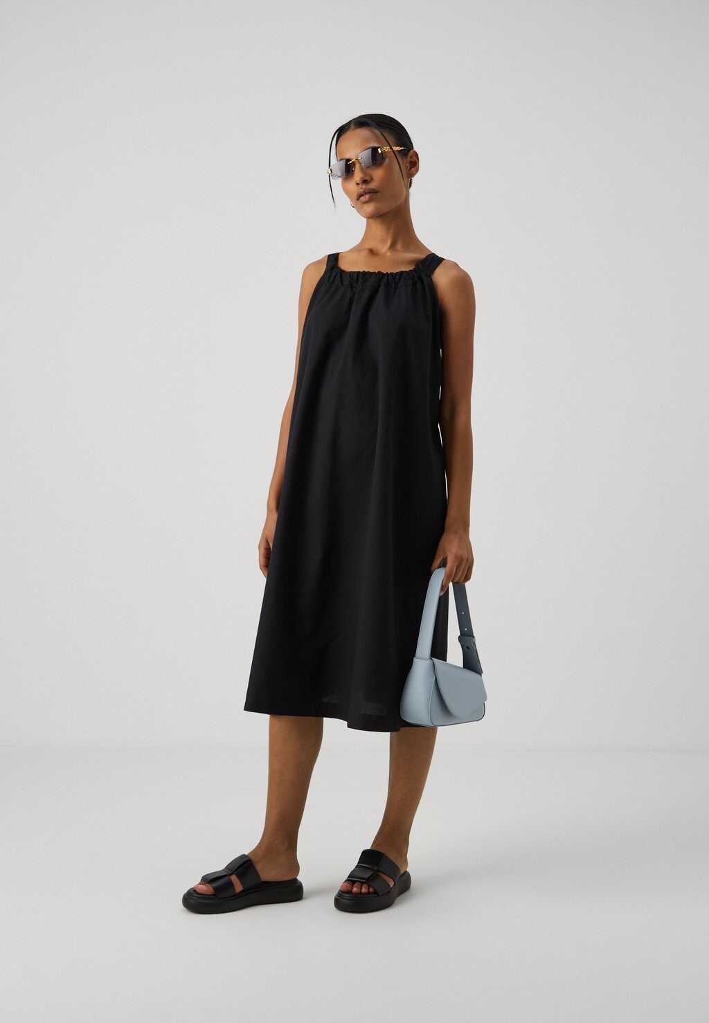 

Дневное платье Vmgili Detailed Singlet Dress Vero Moda, черное