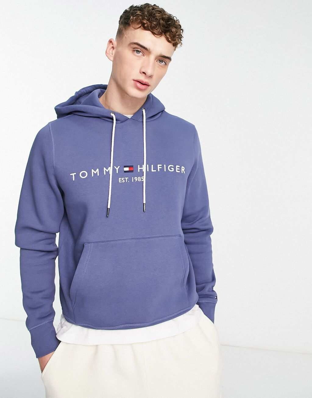 

Голубое худи с логотипом Tommy Hilfiger