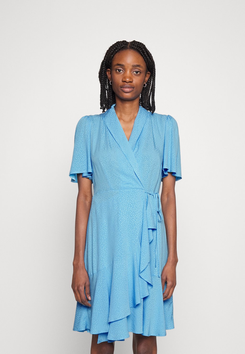 Летнее платье эфирного синего цвета YAS цена и фото