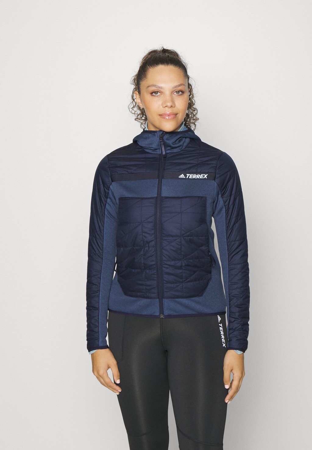 

Пуховик Adidas