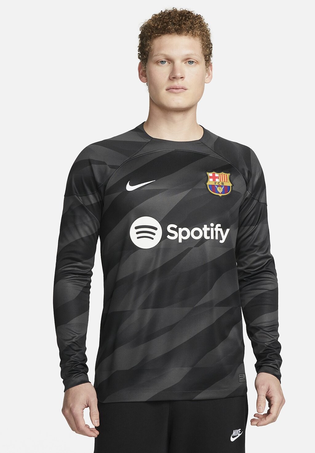

Спортивная футболка Nike
