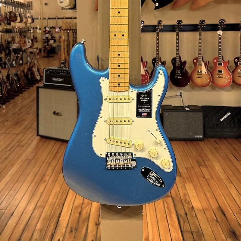 

Электрогитара Fender American Vintage II 1973 Stratocaster - Lake Placid Blue w/Maple