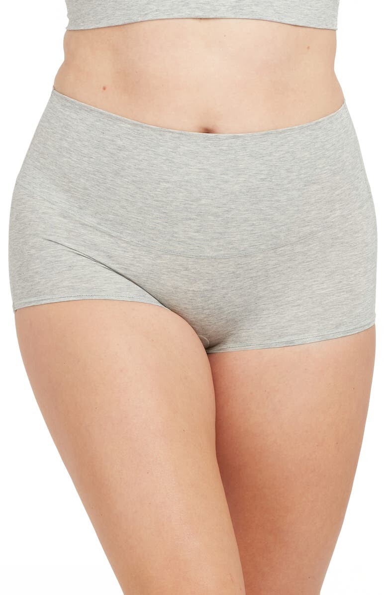 

Комфортные шорты для мальчиков SPANX
