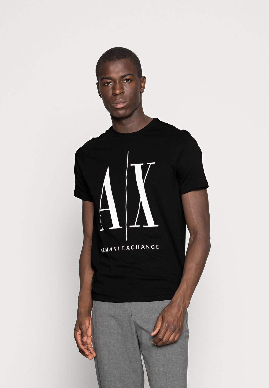 

Футболка с принтом Armani Exchange, черный