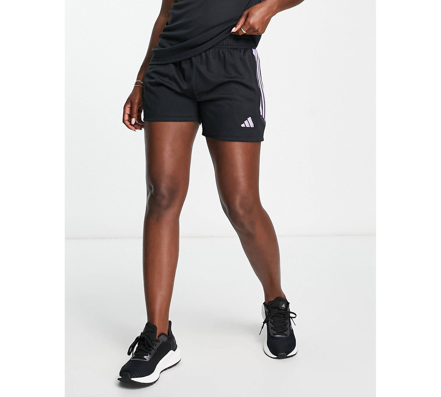 

Черно-фиолетовые шорты adidas Football Tiro 23 adidas performance