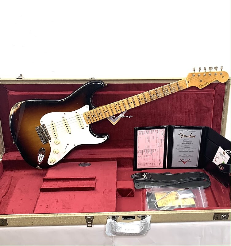 

Электрогитара Fender Custom Shop LTD 1956 Stratocaster Relic - Wide Fade 2 Tone Sunburst