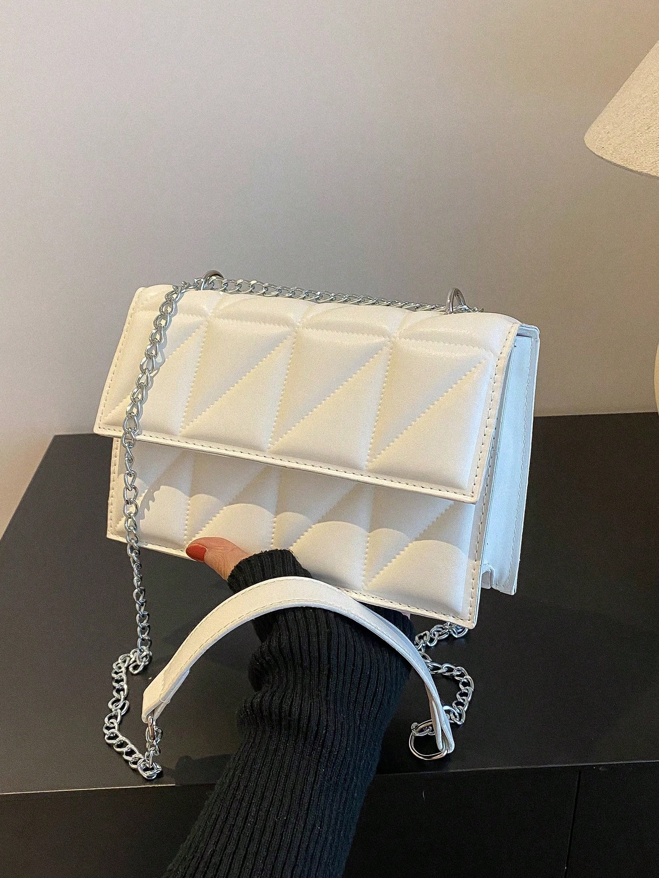 Маленькая квадратная сумка с клапаном и стеганым узором на цепочке, белый сумки для мамы ors oro сумка на ремне цепочке