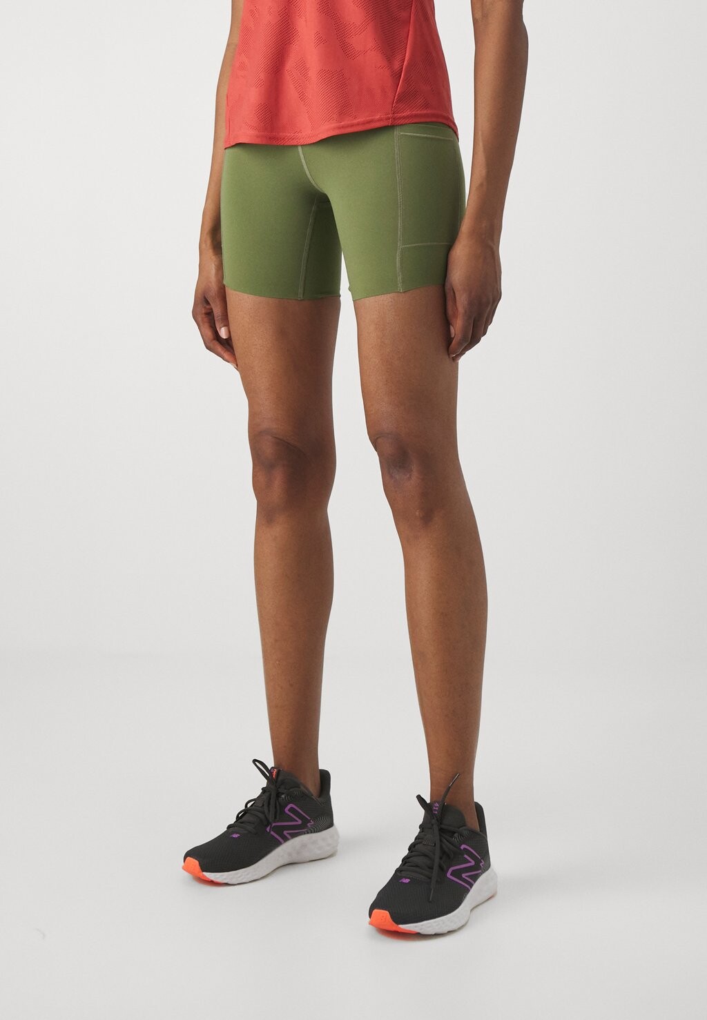 

Леггинсы ATHLETICS 6 INCH FITTED HIGH RISE SHORT New Balance, цвет dark olivine