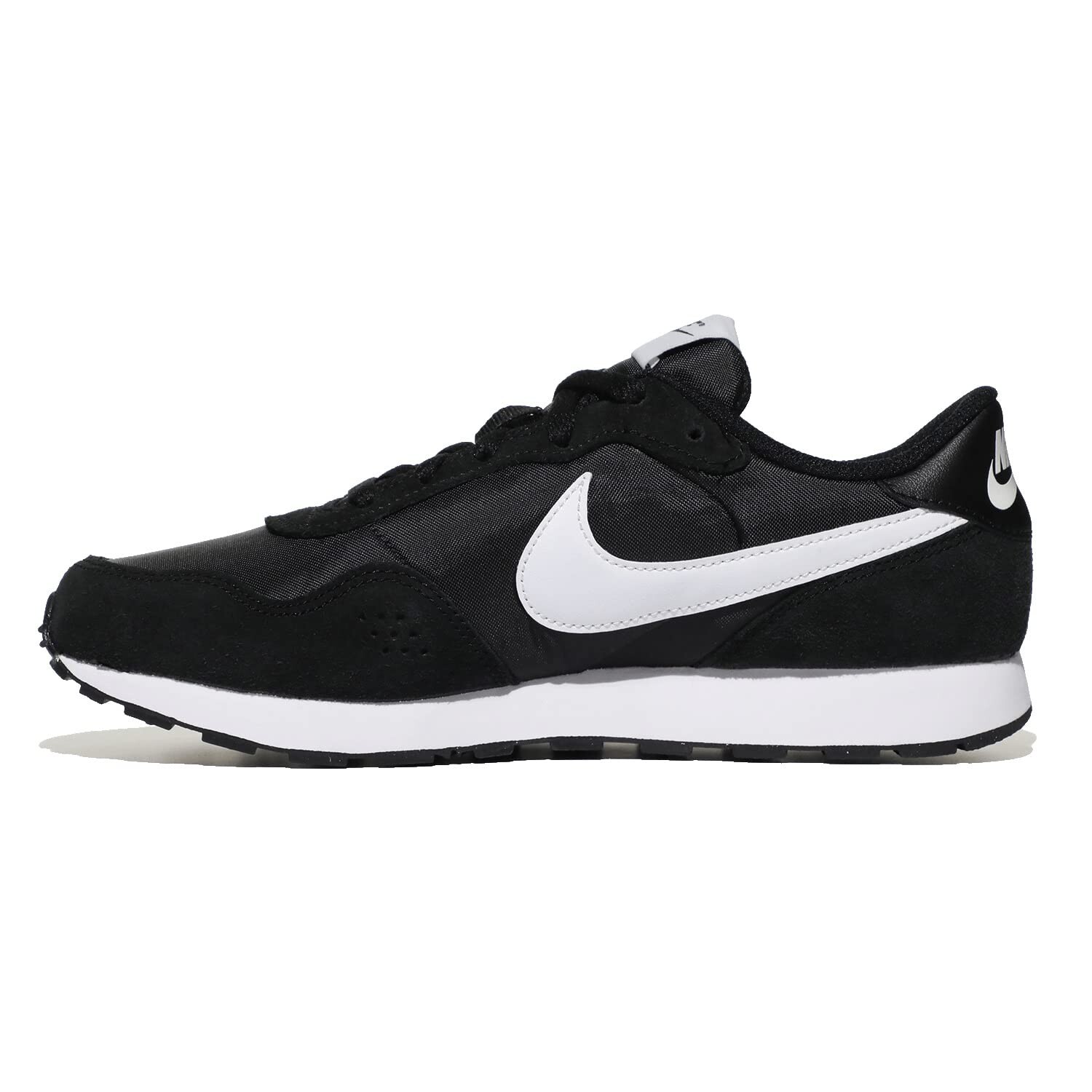 

Кроссовки Nike Kids MD Valiant (Big Kid)