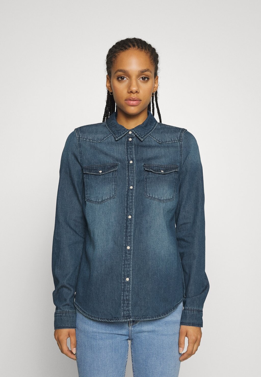 

Блузка на пуговицах Vero Moda