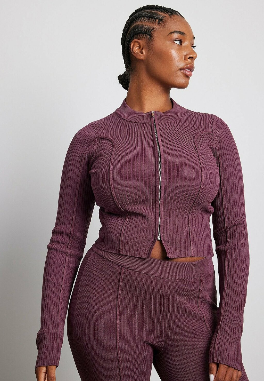 

Кардиган NA-KD MIT REISSVERSCHLUSS, цвет dark purple