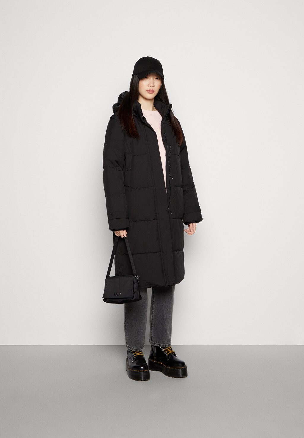 

Зимнее пальто Vero Moda, черный