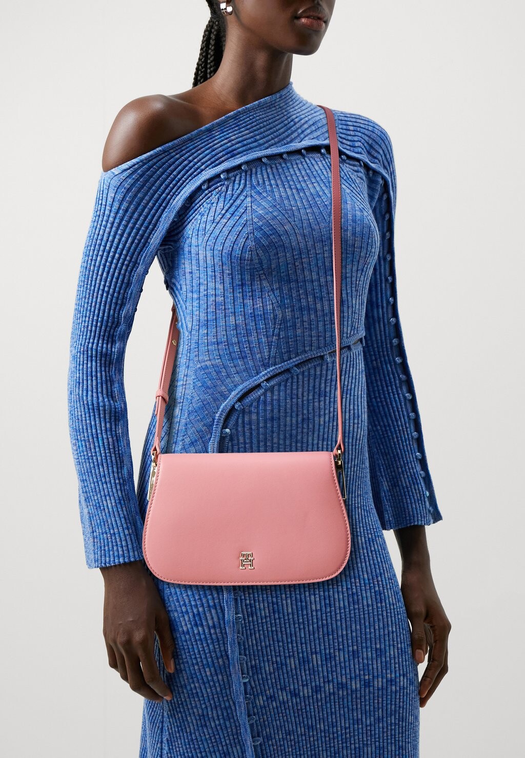 

Сумка на плечо Spring Chic Flap Crossover Tommy Hilfiger, цвет teaberry blossom