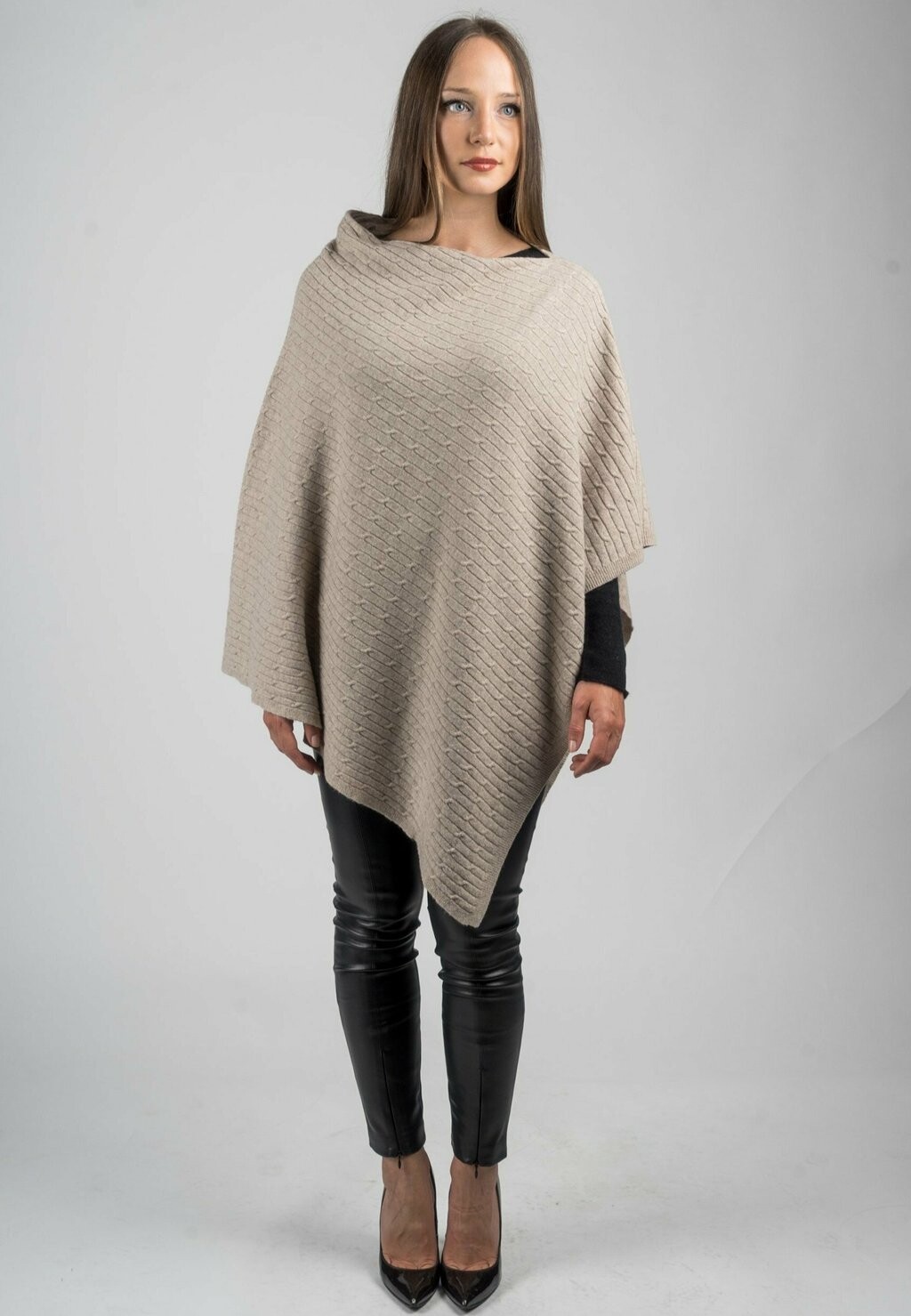 

Пончо Dalle Piane Cashmere, бежевый