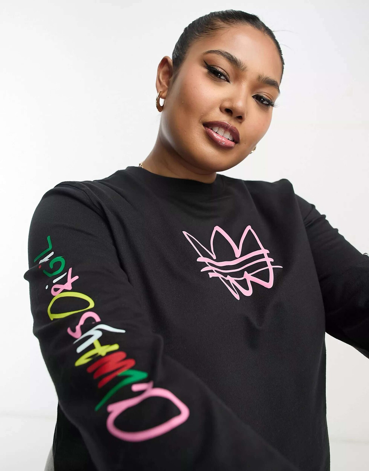 

Черная футболка с длинными рукавами и рисунком adidas Originals Plus, Черный