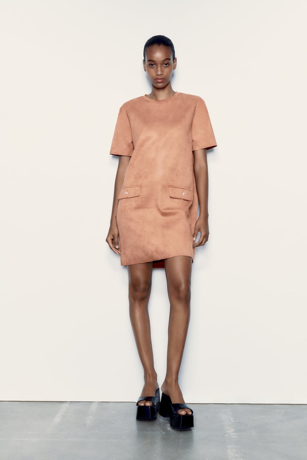 

Базовое платье из искусственной замши ZARA, розовый