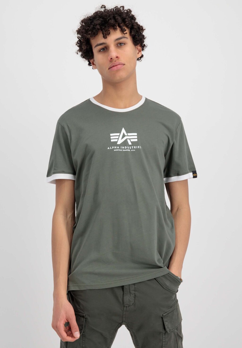

Футболка с принтом Alpha Industries, оливковый меланж