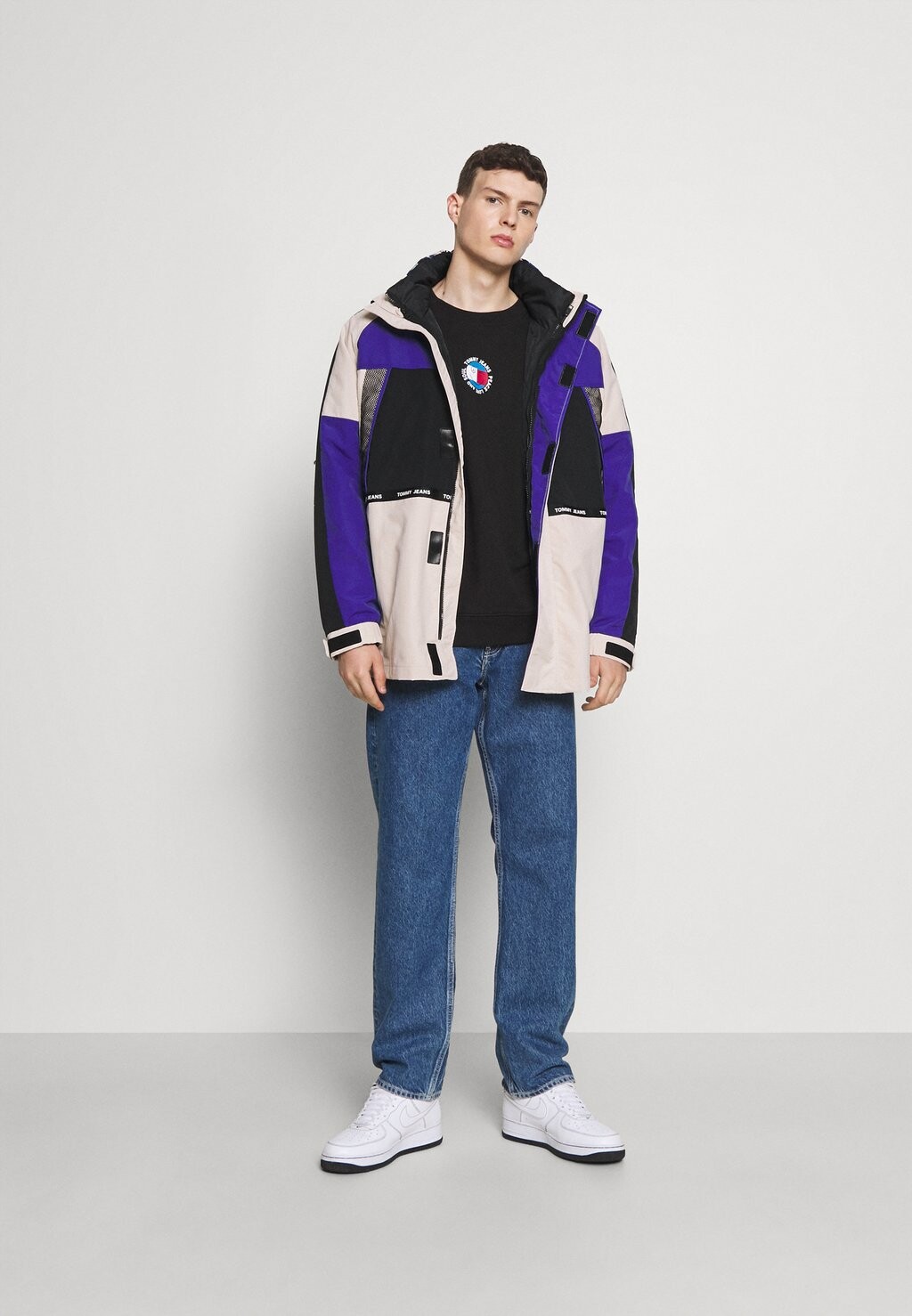 

Куртка Entertainment Tommy Jeans КУРТКА УНИСЕКС 4 В 1, гладкий камень/мульти