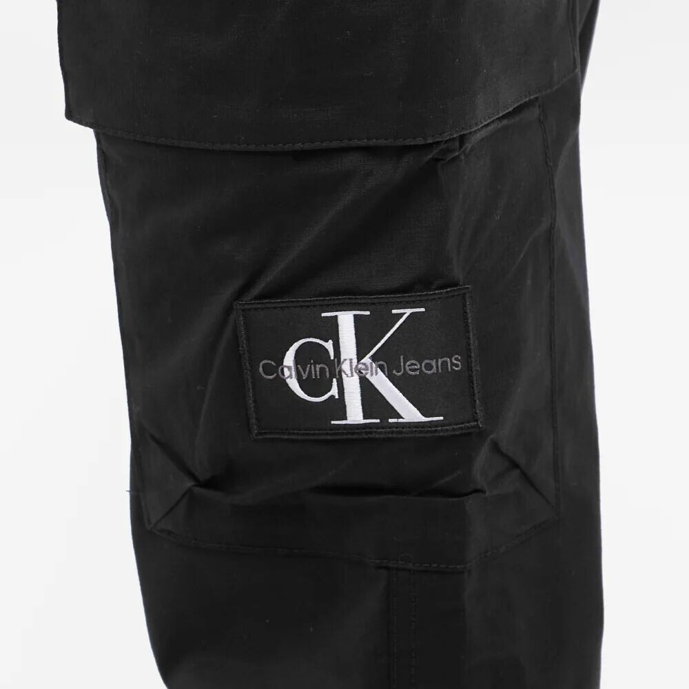 

Calvin Klein Узкие брюки карго с эффектом потертости, черный