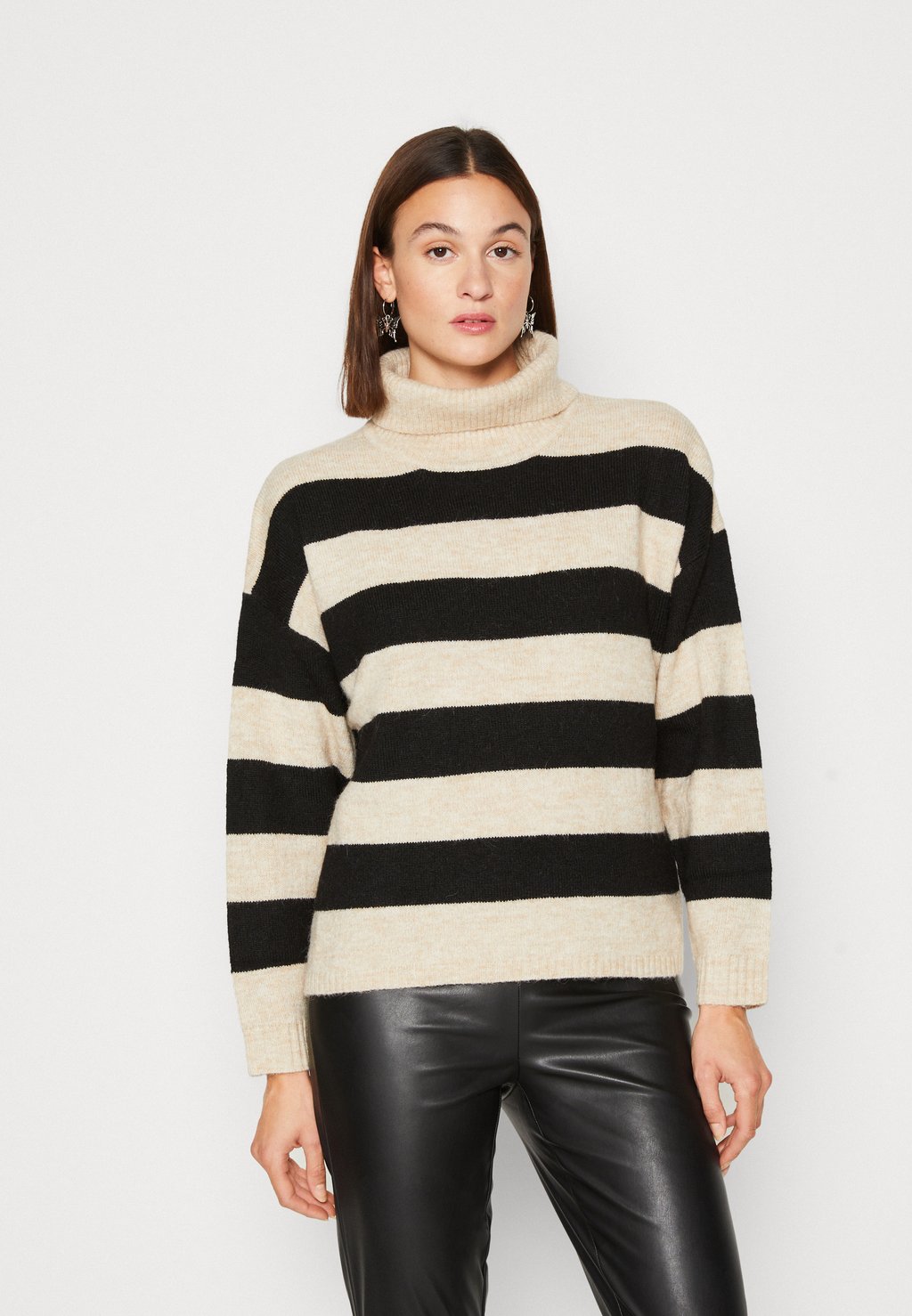 

Свитшот Object OBJMINNA L S ROLLNECK NOOS, цвет sandshell