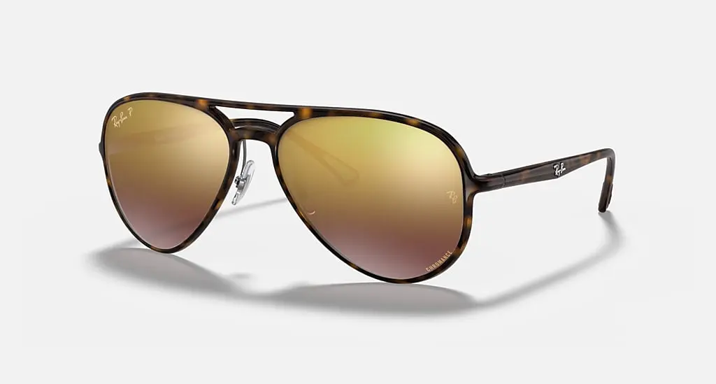 

Солнцезащитные очки Ray-Ban RB4320CH CHROMANCE, фиолетовый