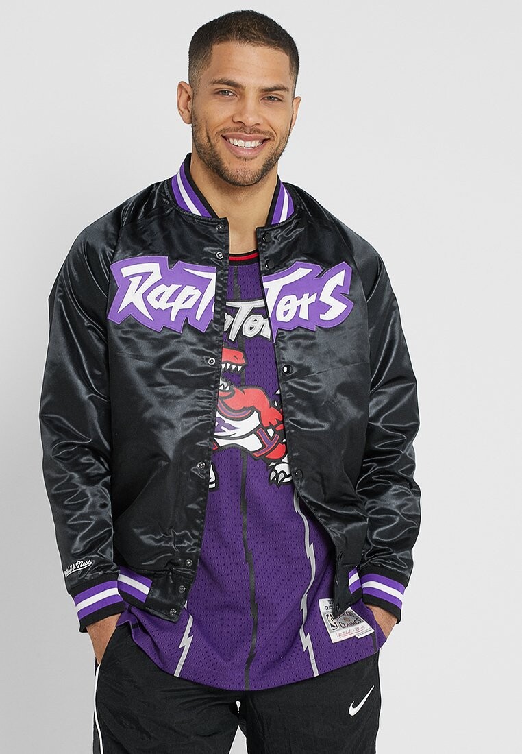 

Спортивная куртка Mitchell & Ness