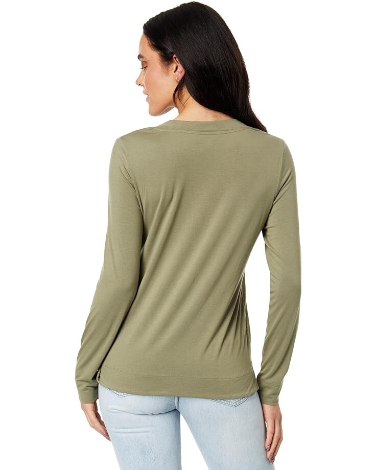 

Футболка Tommy Bahama Kauai Jersey Long Sleeve V-Neck Tee, цвет Tea Leaf