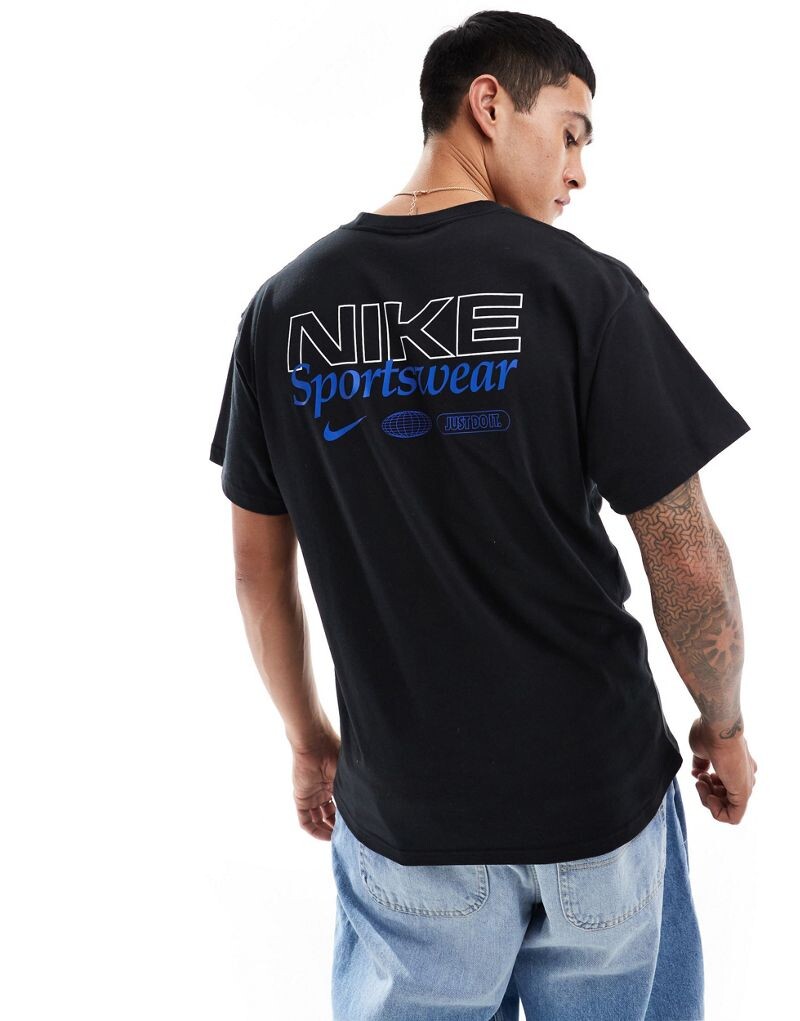 

Черная футболка с графическим принтом на спине Nike