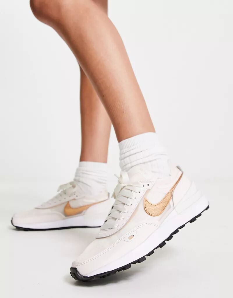 

Розовые кроссовки Nike Waffle One Mesh