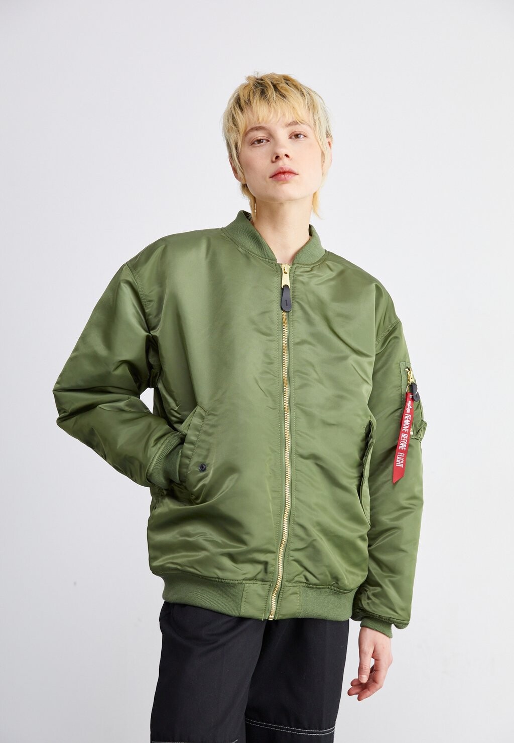 

Куртка-бомбер CORE Alpha Industries, зеленый