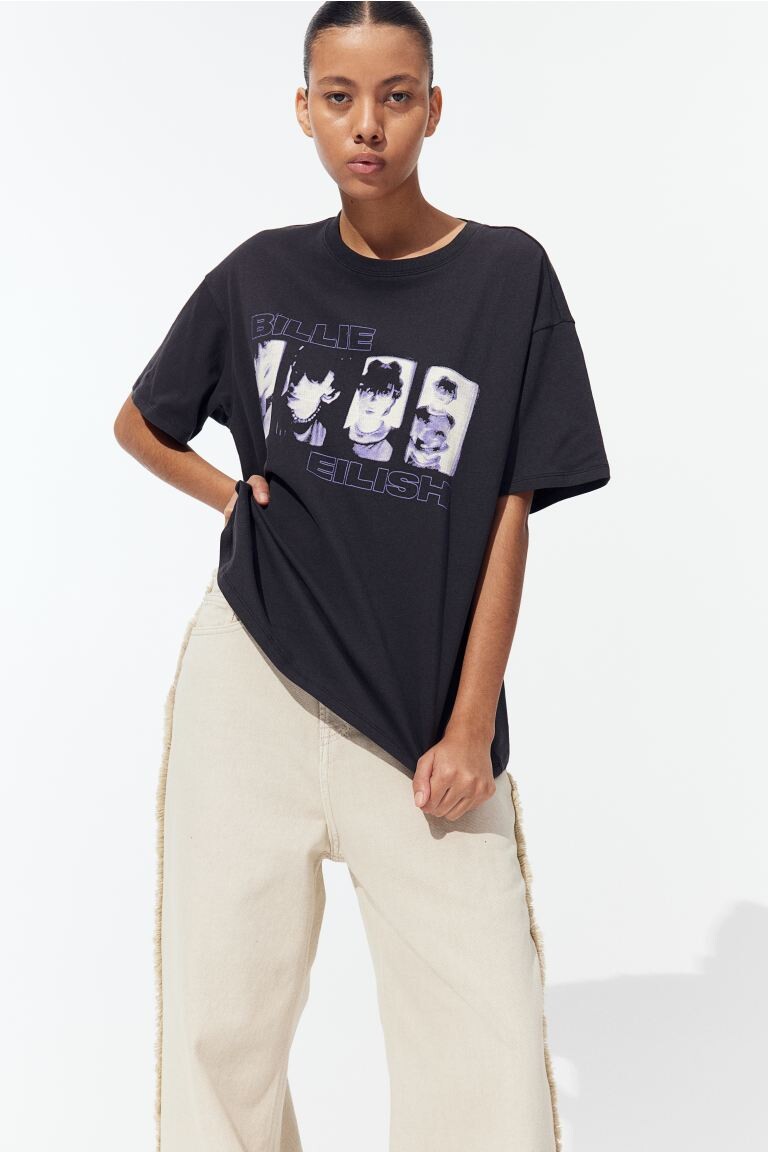

Футболка оверсайз с принтом H&M, черный
