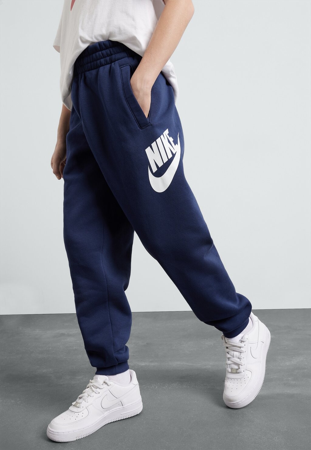 

Спортивные брюки Club Unisex Nike, цвет midnight navy/white