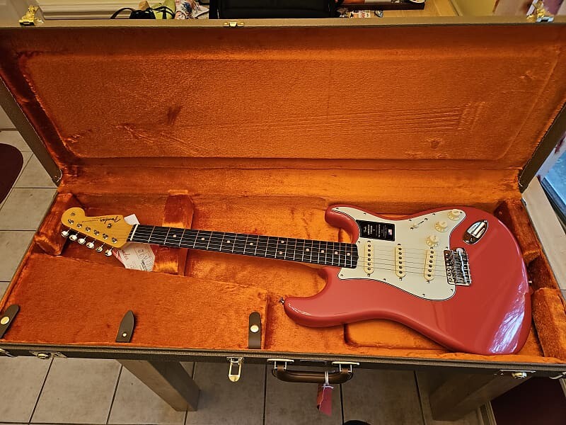 

Электрогитара Fender American Vintage II '61 Stratocaster 2022 - Present - Fiesta Red