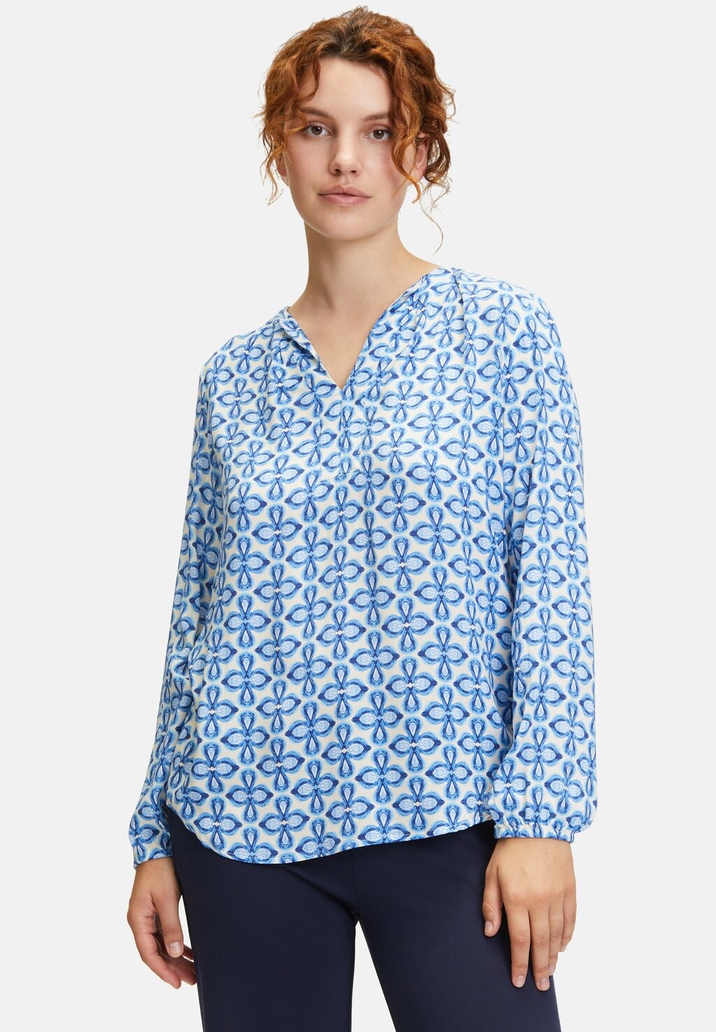 

Блузка CASUAL Cartoon, цвет blau weiß