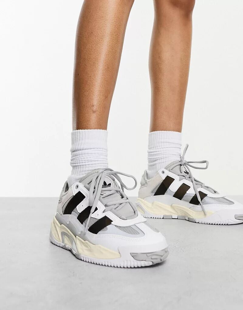 

Белые кроссовки adidas Originals Niteball с черными деталями