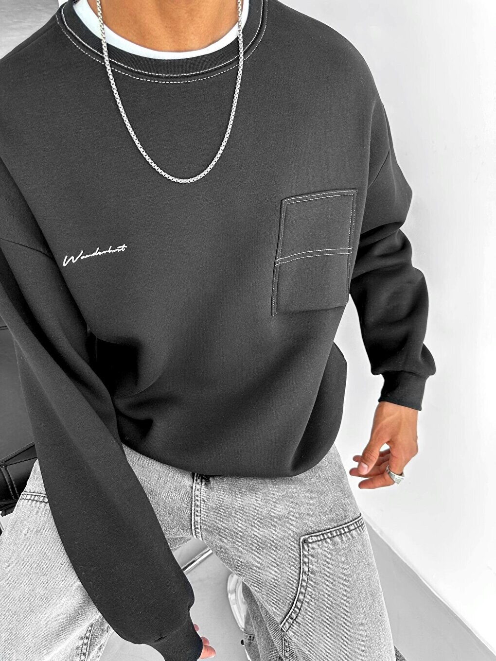 

Толстовка Oversize с карманами и деталями, черная ablukaonline