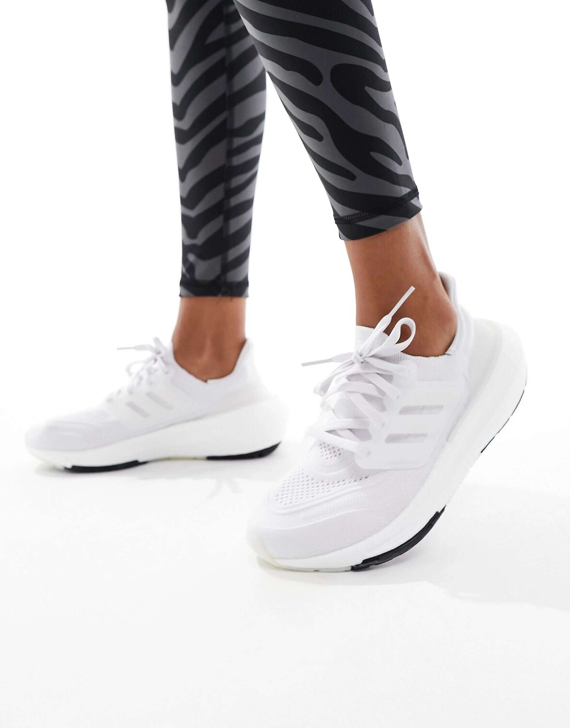 

Белые кроссовки adidas Running Ultraboost Light adidas performance, Белый