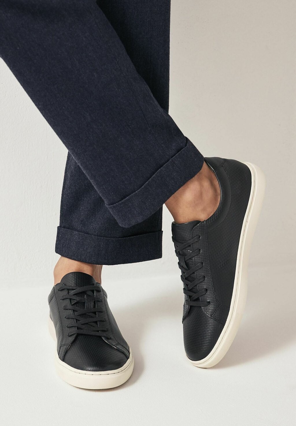 

Кроссовки низкие REGULAR FIT Next, цвет black