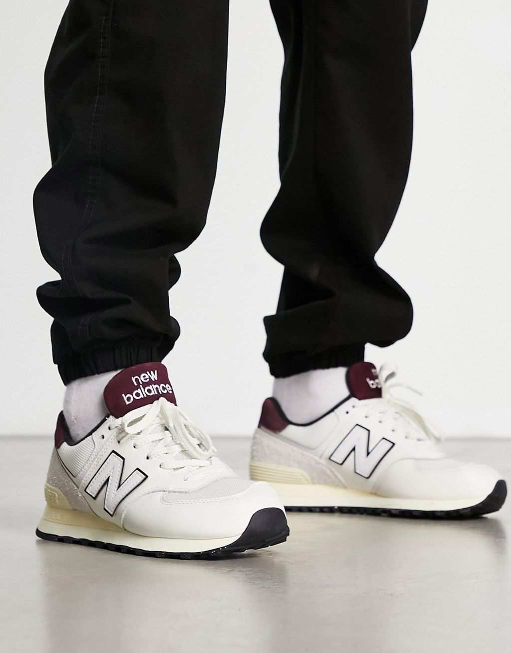 

Белые и бордовые кроссовки New Balance 574, Белый