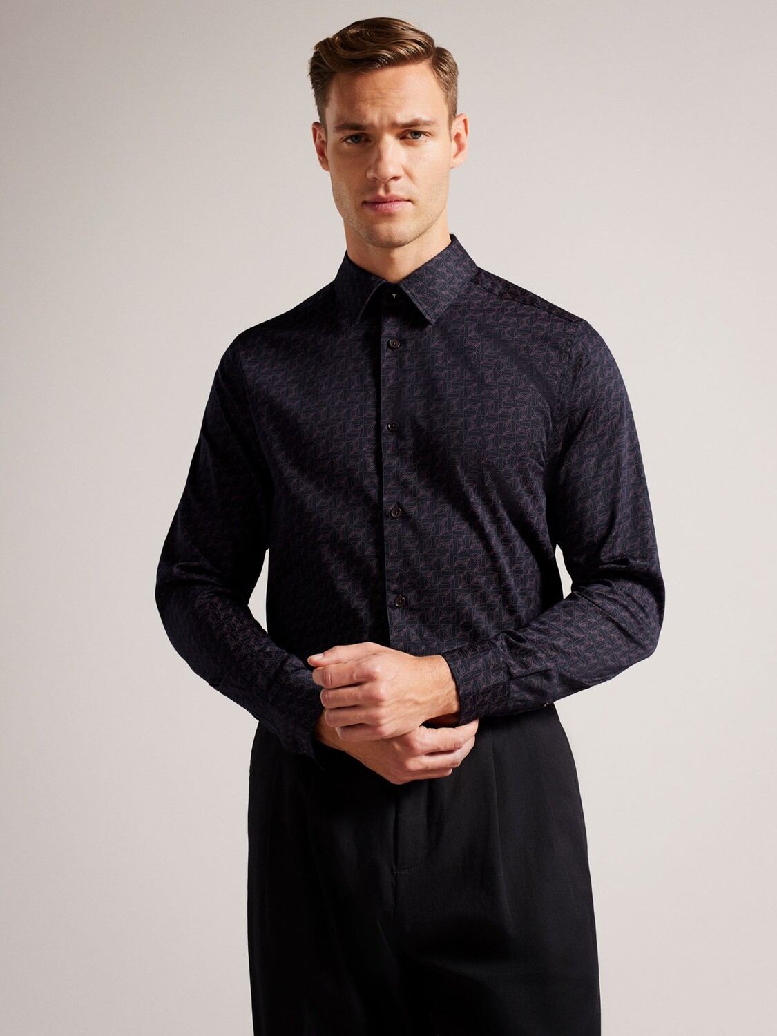 

Рубашка с геометрическим рисунком Ted Baker Moth, темно-синяя