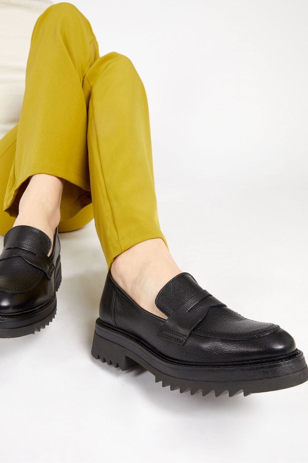 

Коричневые мокасины на толстой подошве от Darra Penny Jones Bootmaker, черный