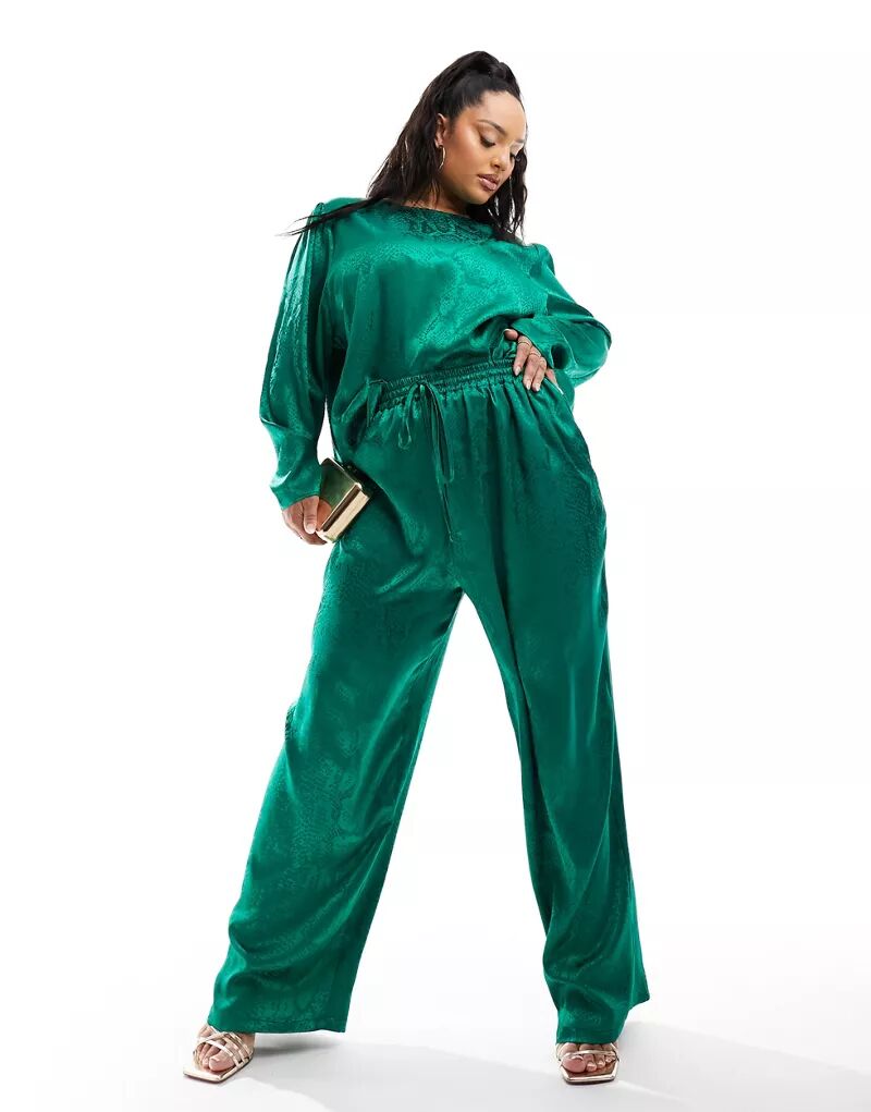 цена Изумрудно-зеленые струящиеся атласные брюки Flounce London