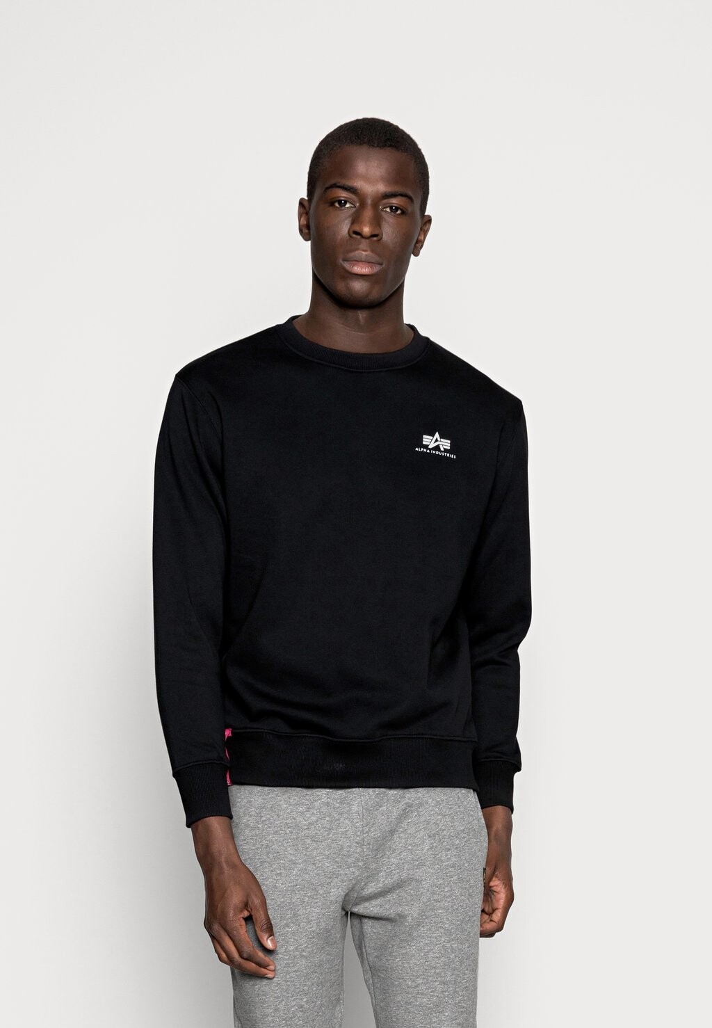 

Толстовка Alpha Industries, черный