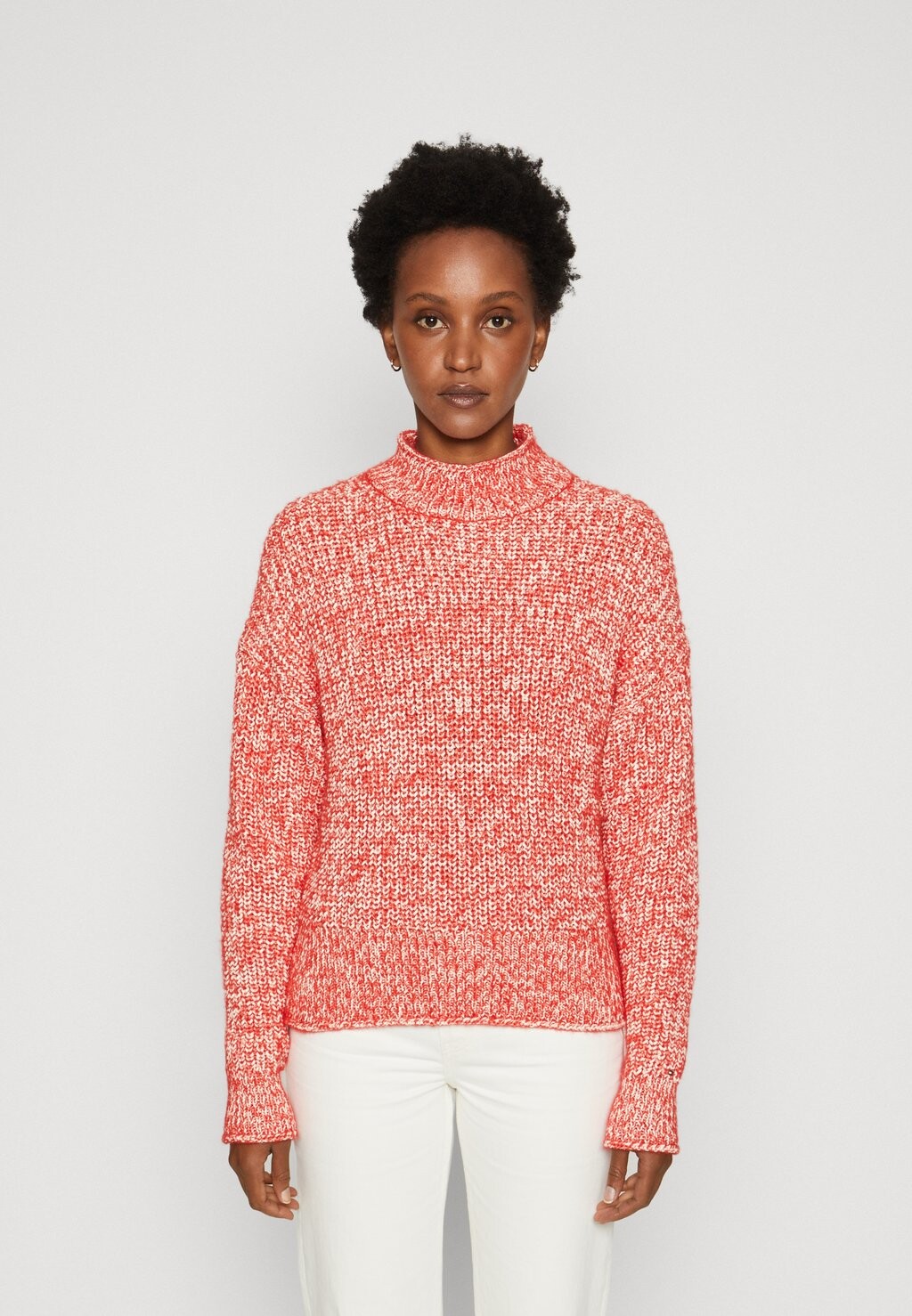

Свитшот Tommy Hilfiger ТЕКСТУРА, цвет fierce red