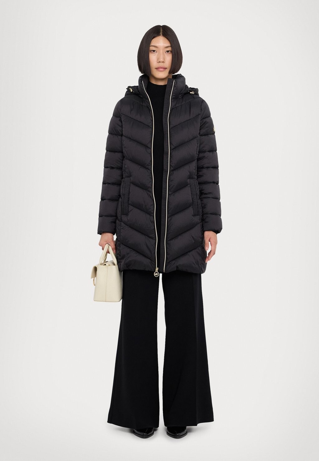 

Зимняя куртка HOODED LONGLINE CHEVRON MICHAEL Michael Kors, черный