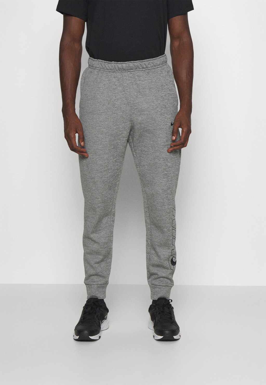 

Спортивные брюки PANT TAPER Nike, серый вереск/черный