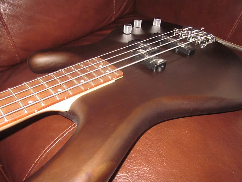 Басс гитара Cort 4-String Electric Bass Open Pore Walnut ACTION PJ OPW-A-U