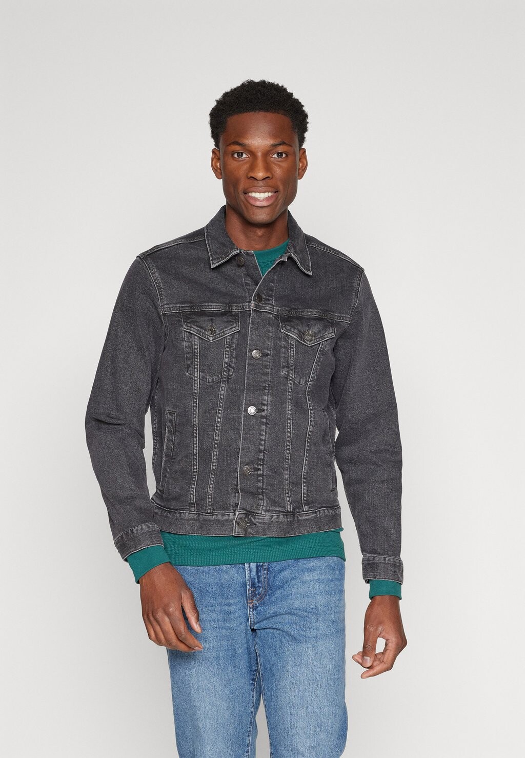 

Джинсовая куртка GAP ICON, цвет black wash