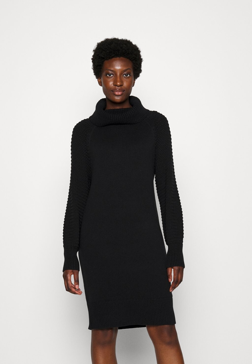 

Трикотажное платье edc by Esprit, черный